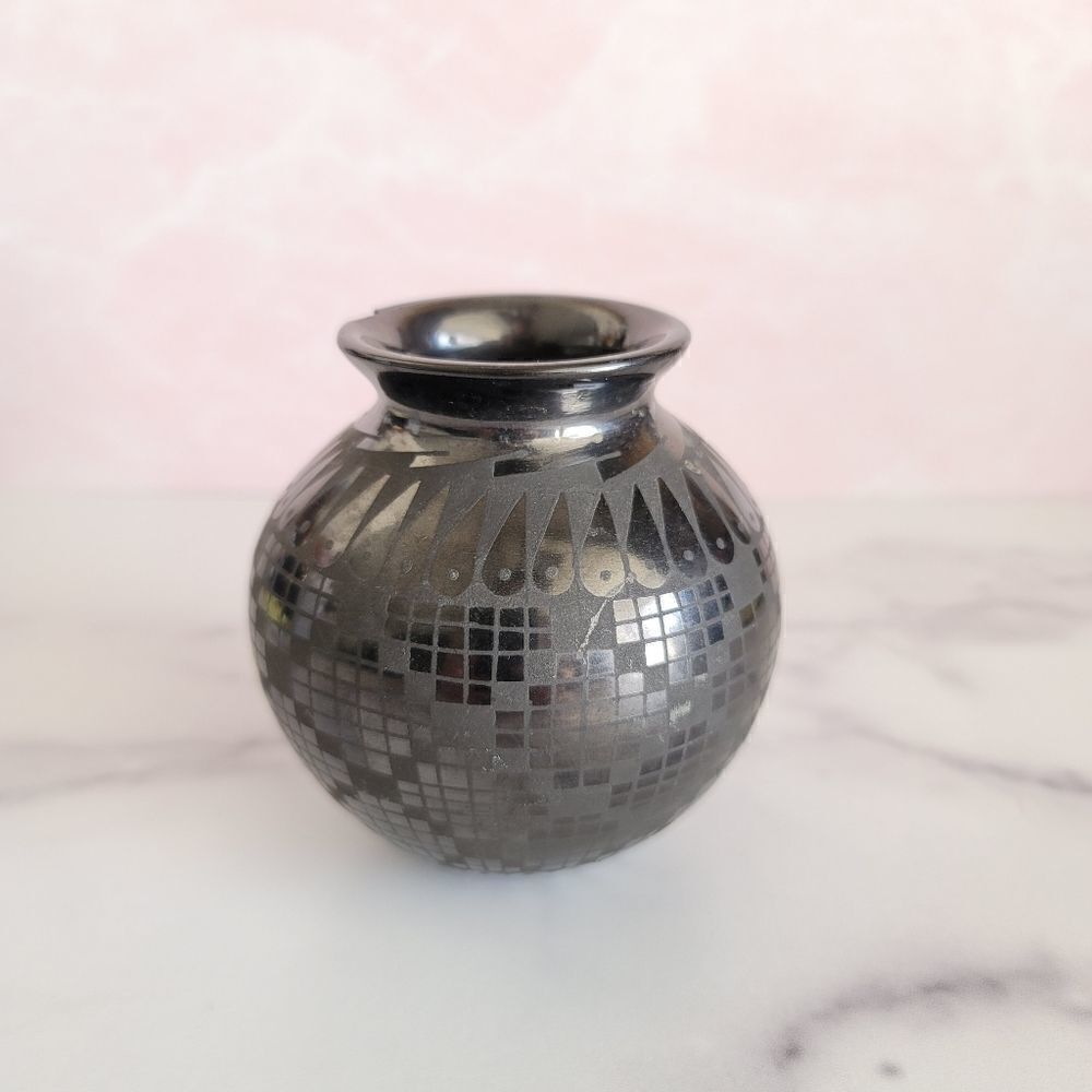 Paty Rodriguez geometric artisan vase pottery deco